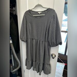 52seven dress size large